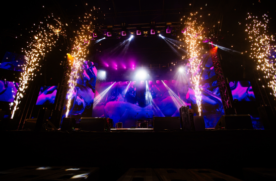 Show floors and special effect systems
