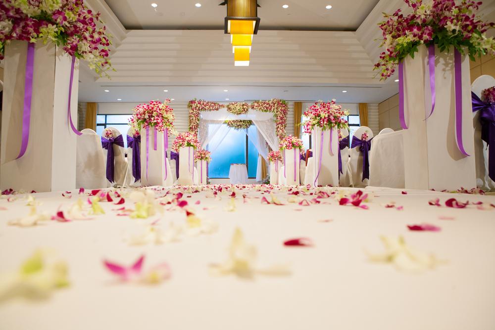 Floral arrangements and natural décor